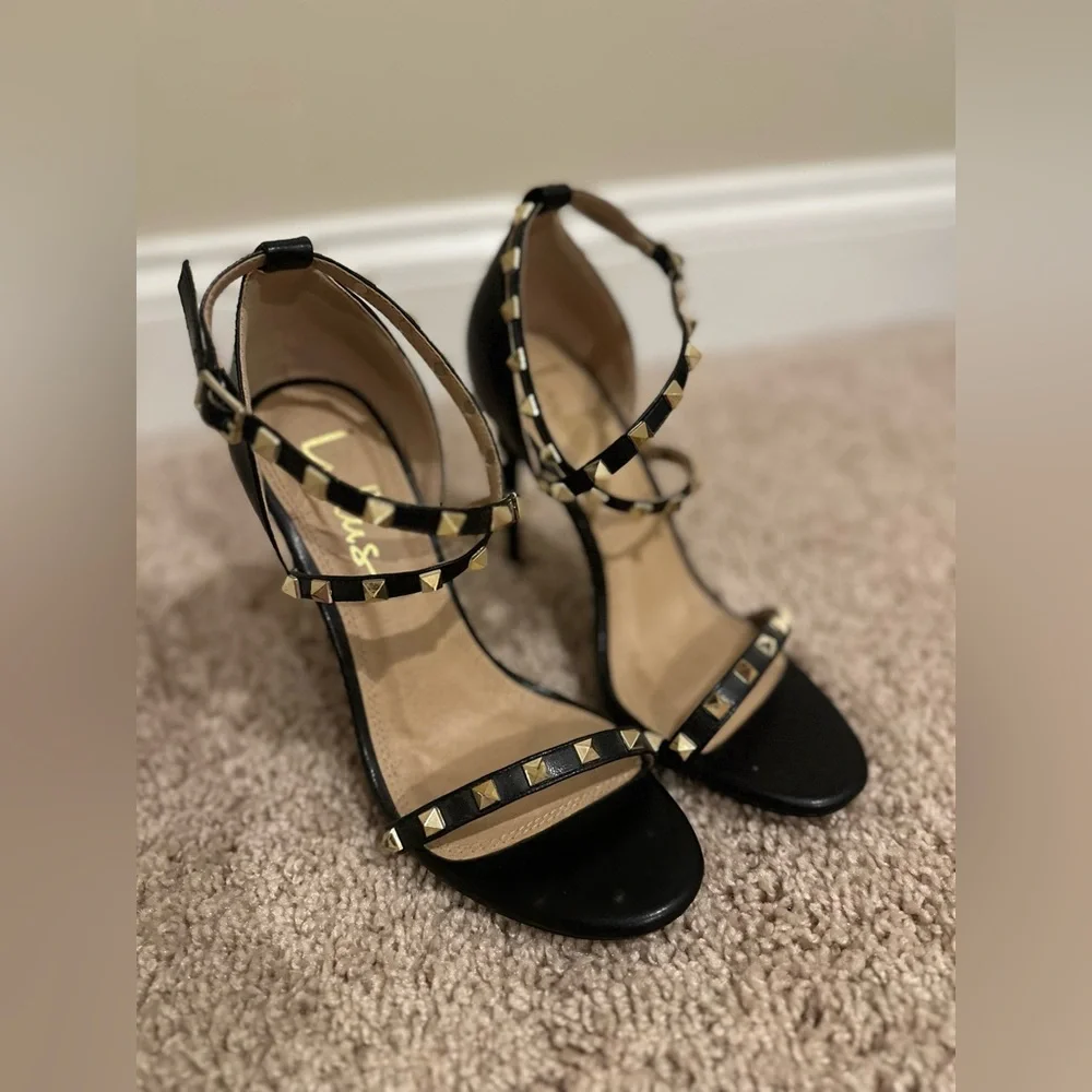 Lulus black studded heels